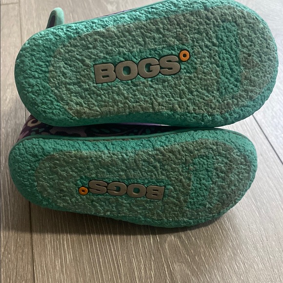 Toddler Bogs Sz 6 6T Purple Boots Winter Insulated Slip On Shoes Girls Floral 6c - Picture 2 of 7